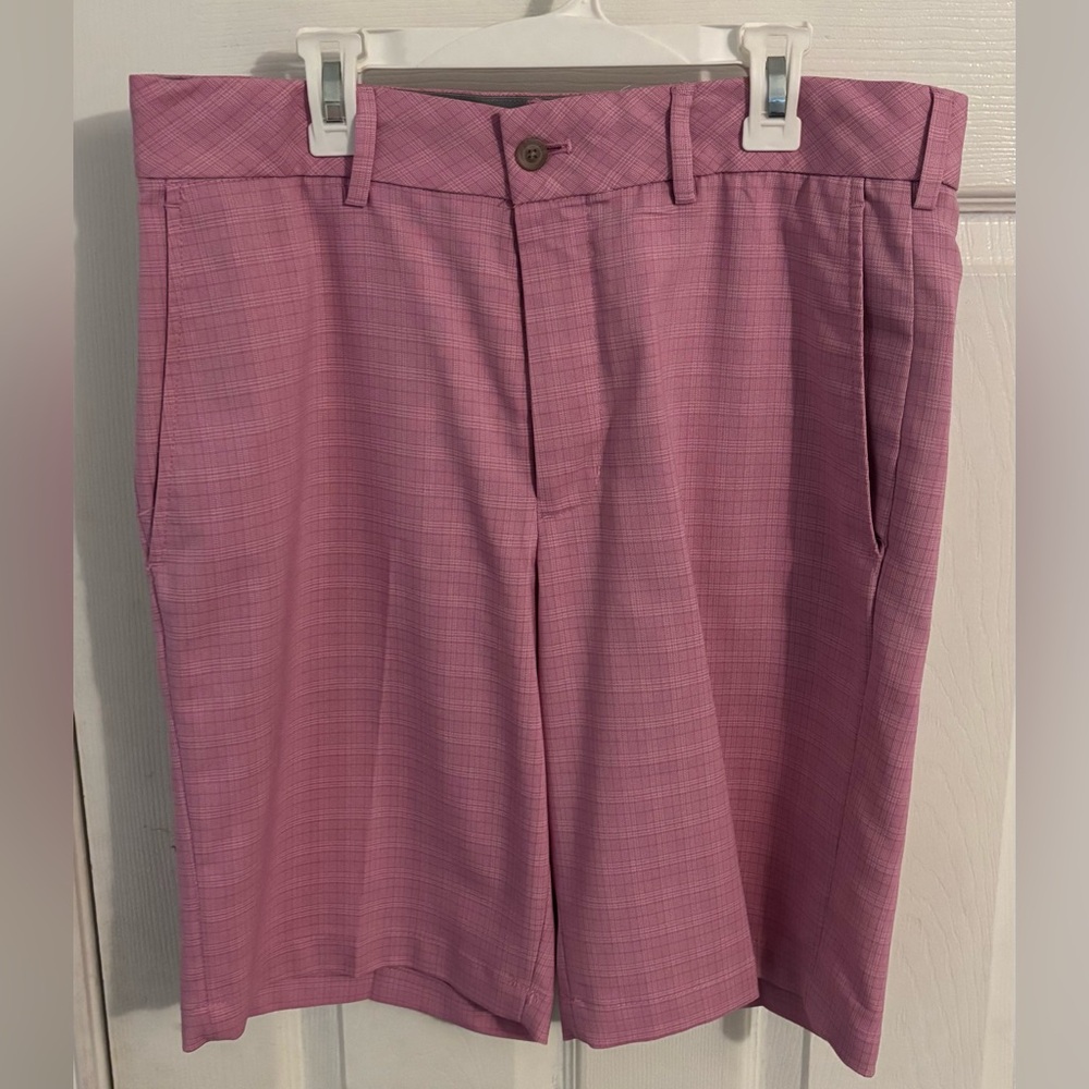 Walter Hagen Men's Flat Front Pink Golf Shorts